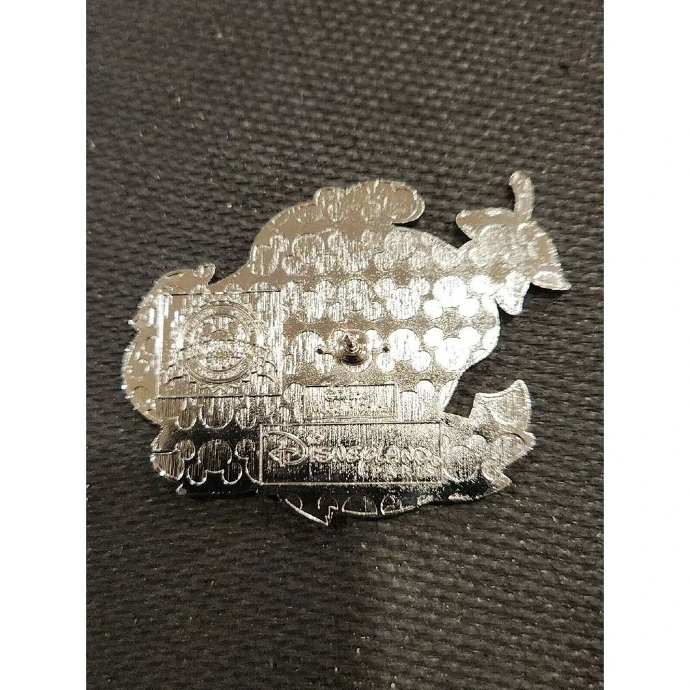 Disney Pin Dumbo Fall Leaves Leaf Autumn Elephant Paris Exclusive DLP 00034‎